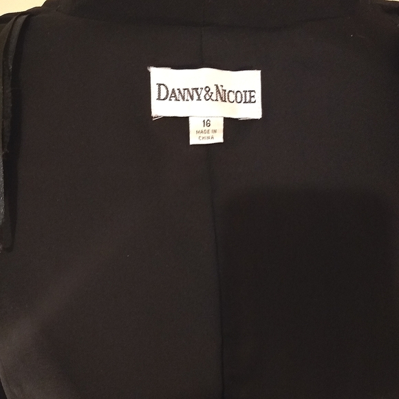 Danny and Nicole Short Sleeved Suit - Picture 3 of 10